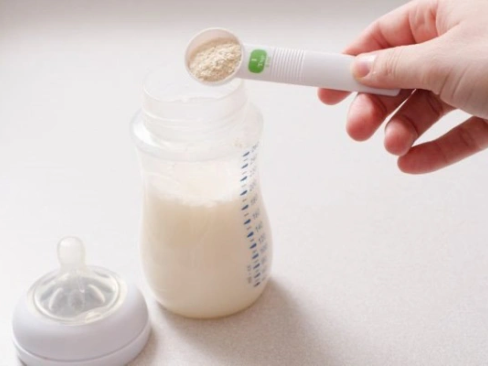 Pha sữa bột ở nhiệt độ thích hợp